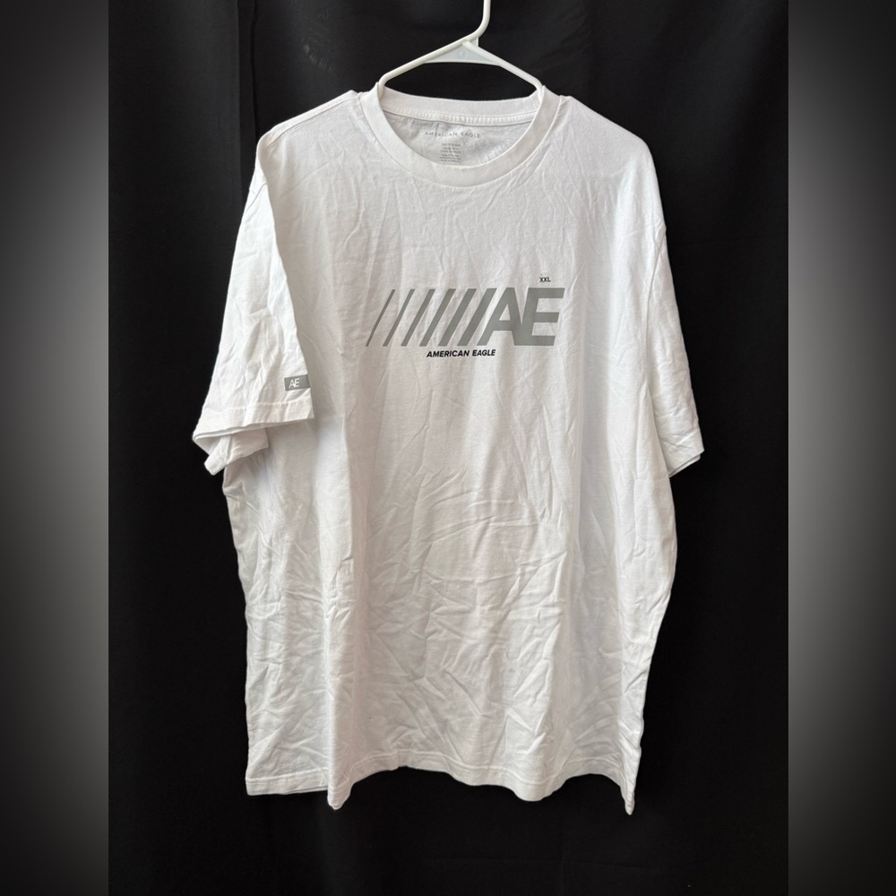 American Eagle Outfitters White Graphic Tee